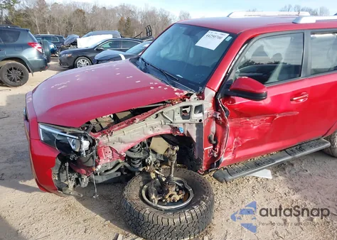 2018 Toyota 4Runner Sr5 z USA, uszkodzony, nr VIN JTEBU5JR0J5568062